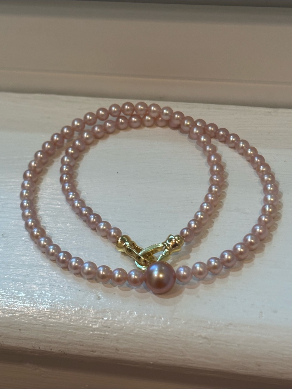 Elegant Pink Pearl bracelet with Gold Clasp